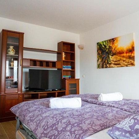 Apartma Tri Oljke Dobrovo Exterior photo