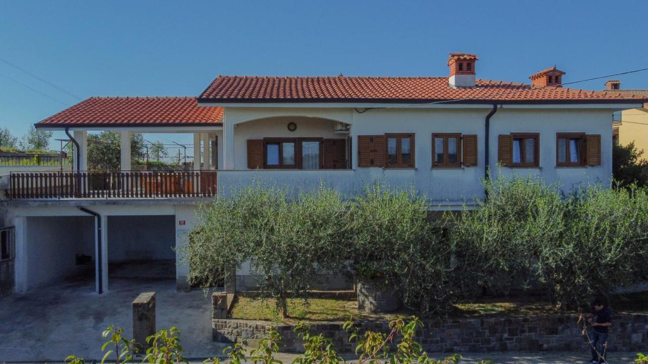 Apartma Tri Oljke Dobrovo Exterior photo